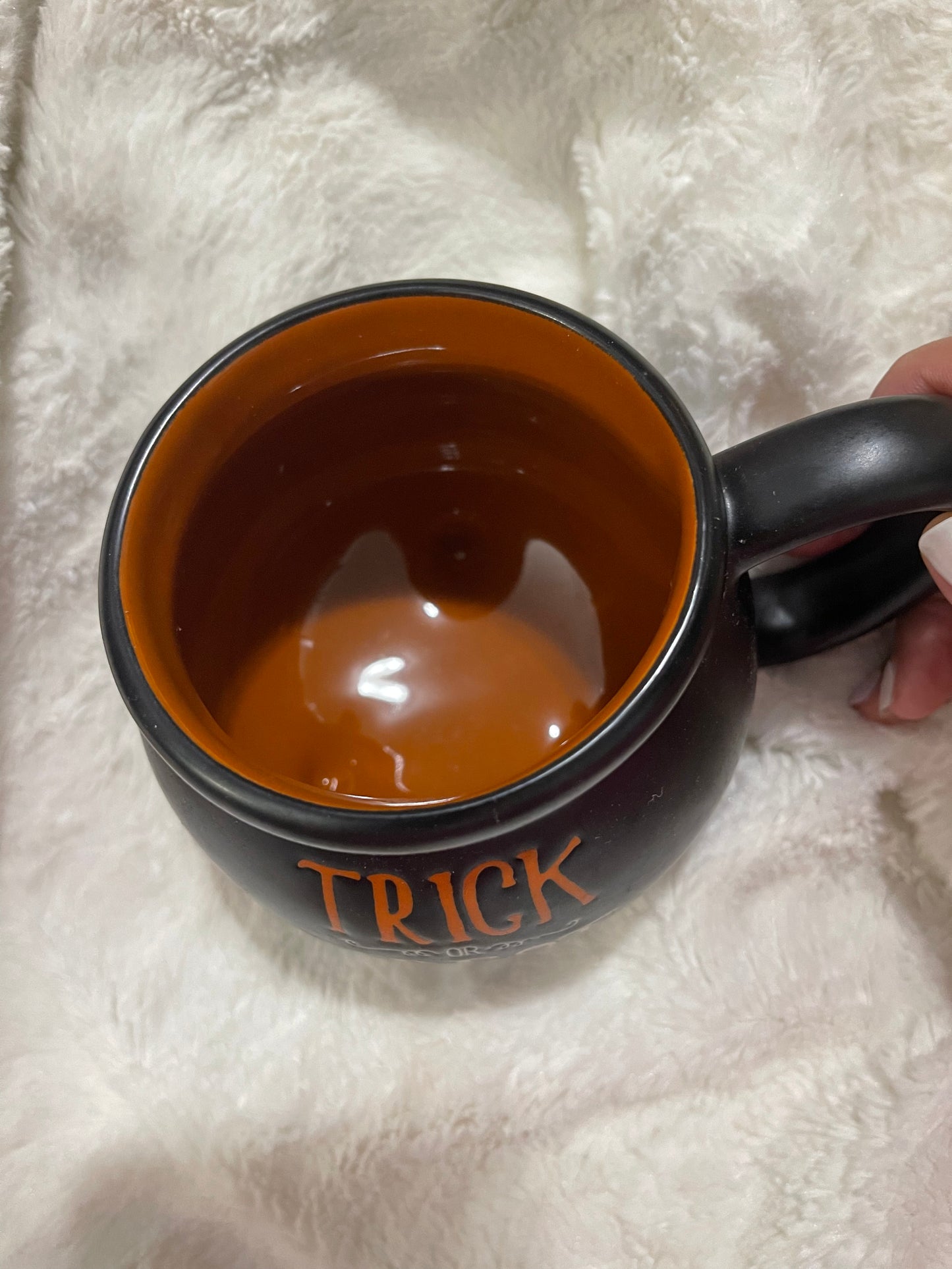 Trick or Treat Cauldron mug | Black | Stoneware | 15 fl oz | Limited Edition