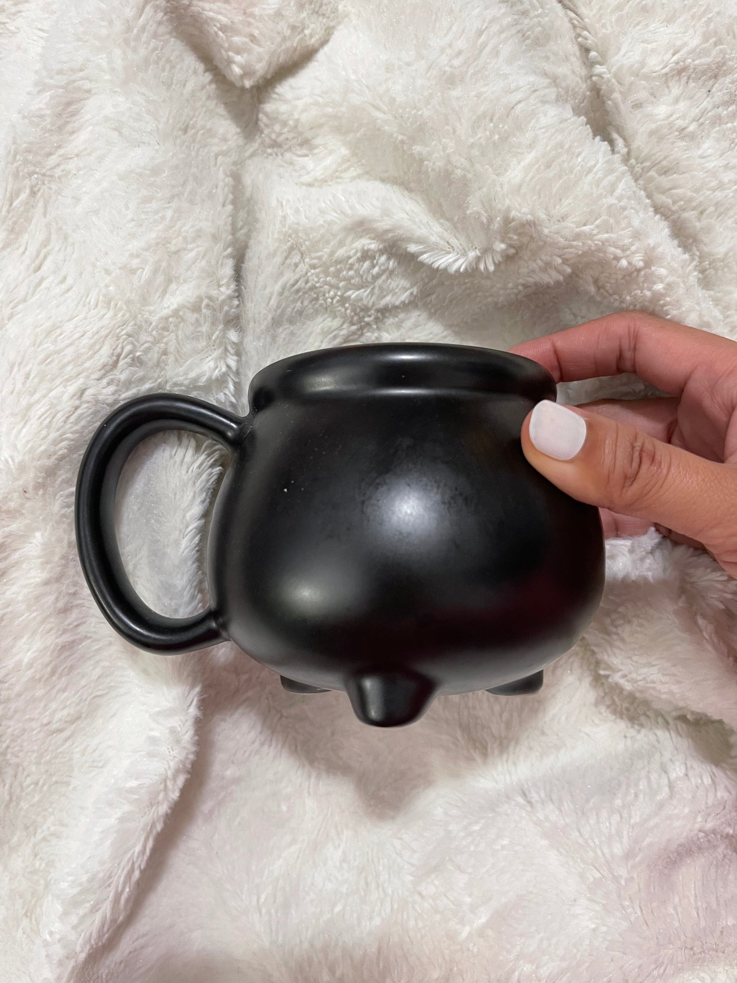 Trick or Treat Cauldron mug | Black | Stoneware | 15 fl oz | Limited Edition